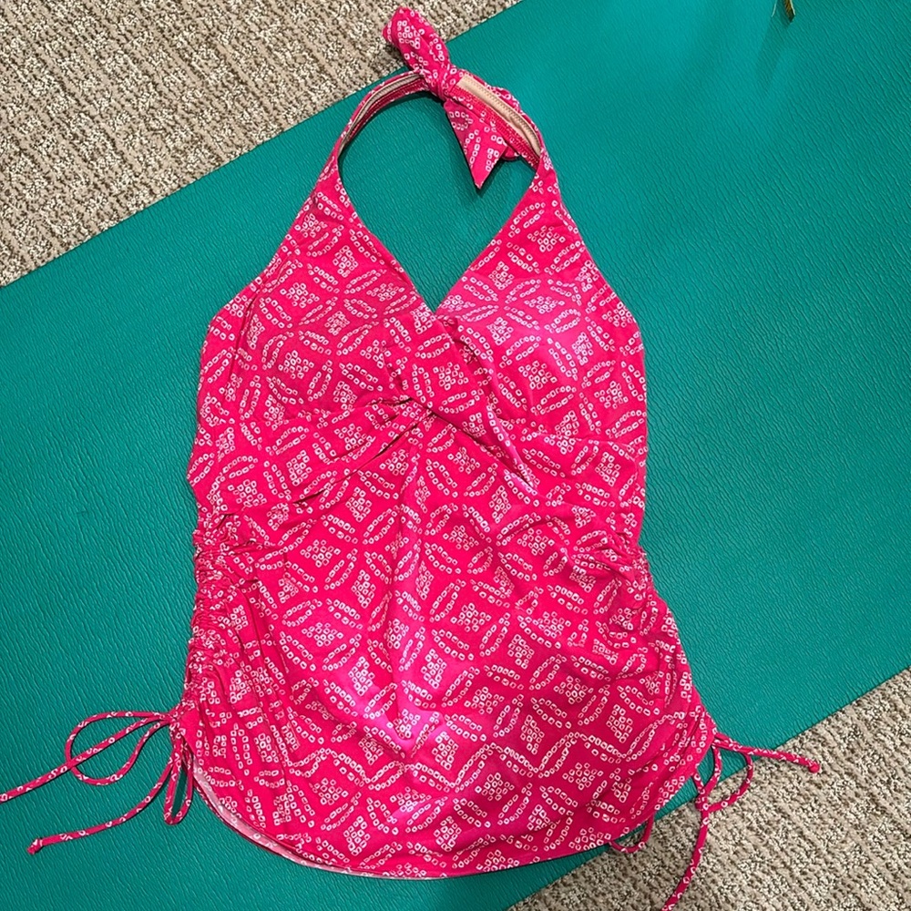 Lands’ End pink halter swimsuit top, women’s size 8